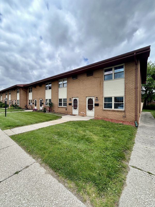 Monroe Condo: 783 North Macomb Street