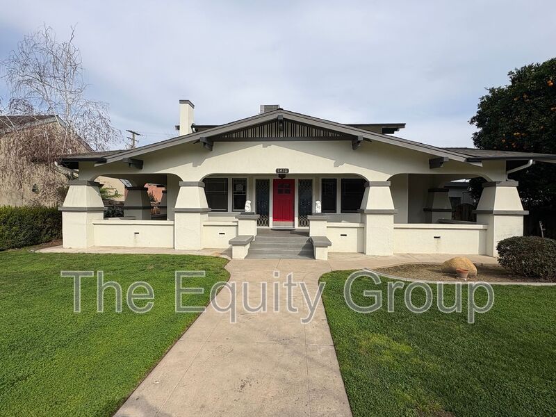 Visalia House: 1410 West Main St