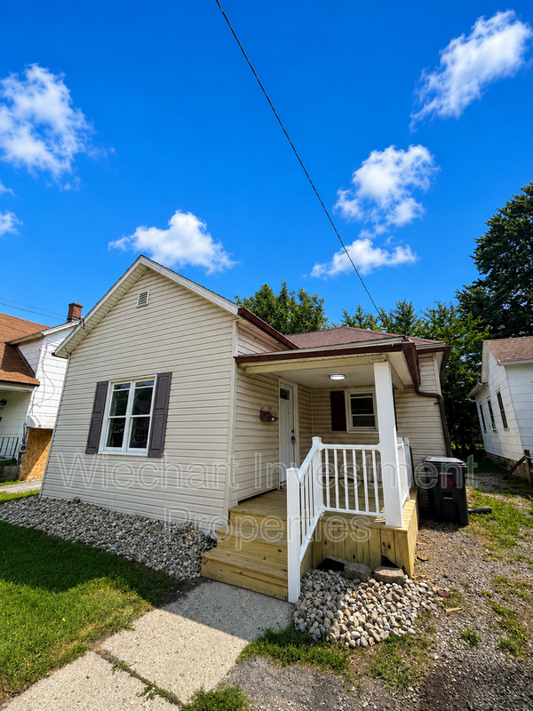 Lima House: 614 N Metcalf