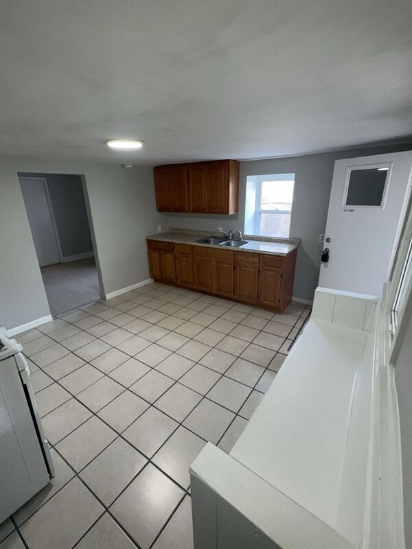 Scranton House: 534 E Cherry St