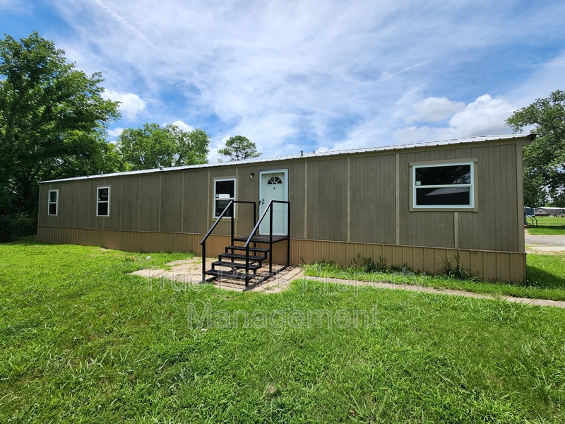 Ada House: 16339 County Road 1526