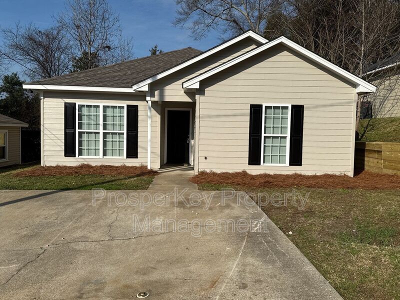 Phenix City House: 2103 11th Ave