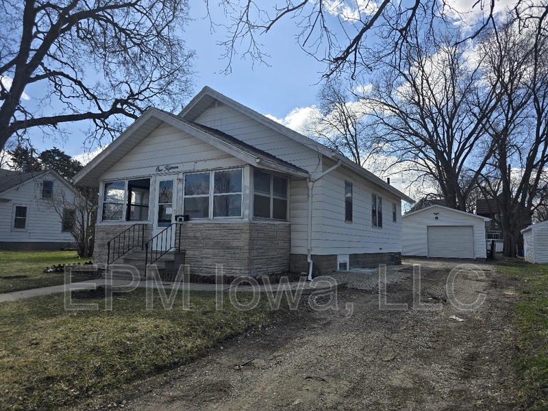 Waterloo House: 115 Summit Avenue