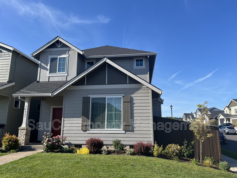 North Plains House: 31407 Northwest Yorkshire Street