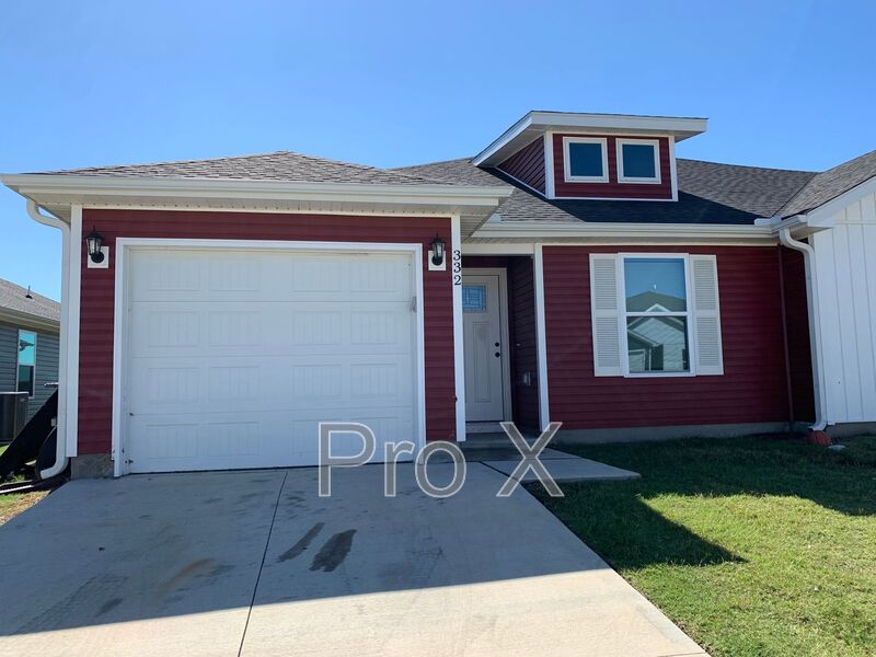 Duenweg House: 332 Alex Jordan Dr