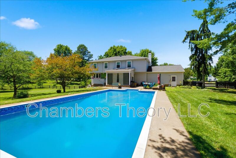 Haymarket House: 14410 Otis Ct