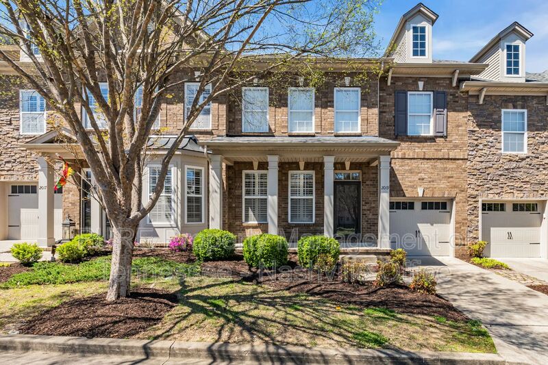 Nashville Townhome: 2019 Traemoor Village Drive
