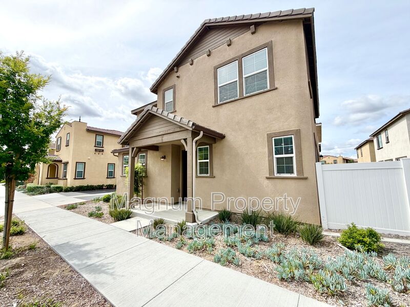 Temecula House: 40617 Birchfield Dr