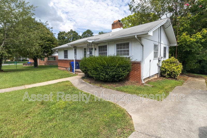 Oak Ridge House: 120 Utah Ave