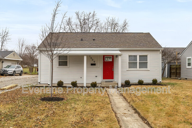 Lebanon House: 1609 North Outer Drive