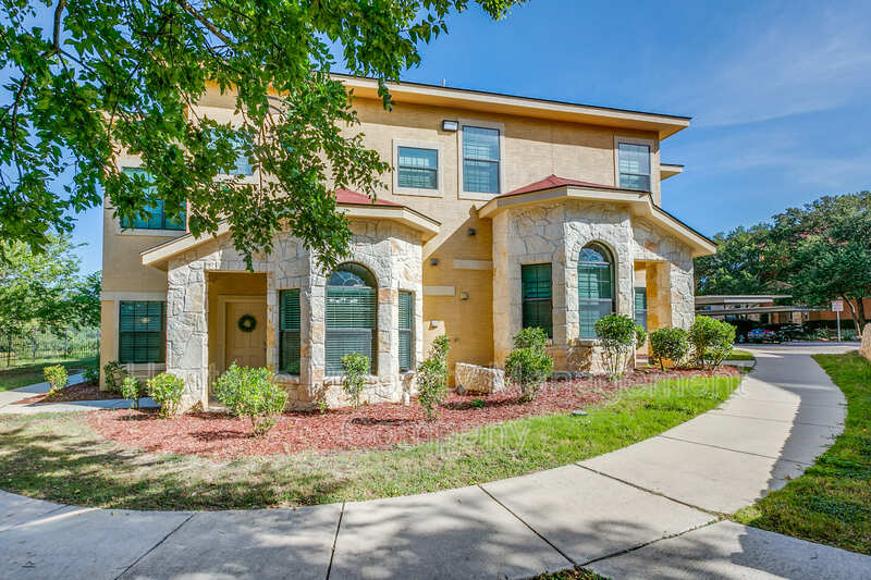 San Antonio House: 6160 Eckhert Road