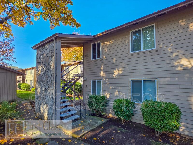 BEAVERTON Condo: 20125 SW TUALATIN VALLEY HWY