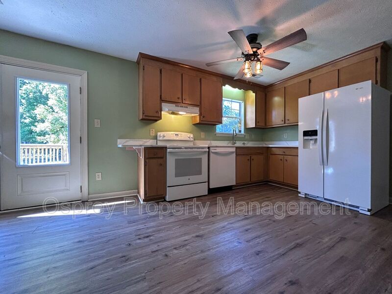 Charming 3-Bedroom Home in Newport News! "ASK ABOUT OUR ZERO DEPOSIT" - Photo 3