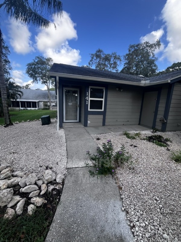 Tarpon Springs House: 39650 US 19 N