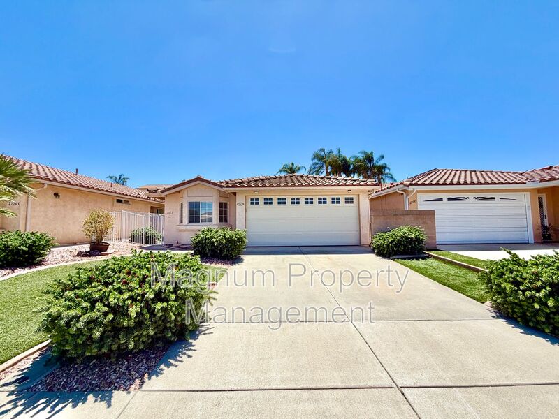 Menifee House: 27677 Calle Rabano