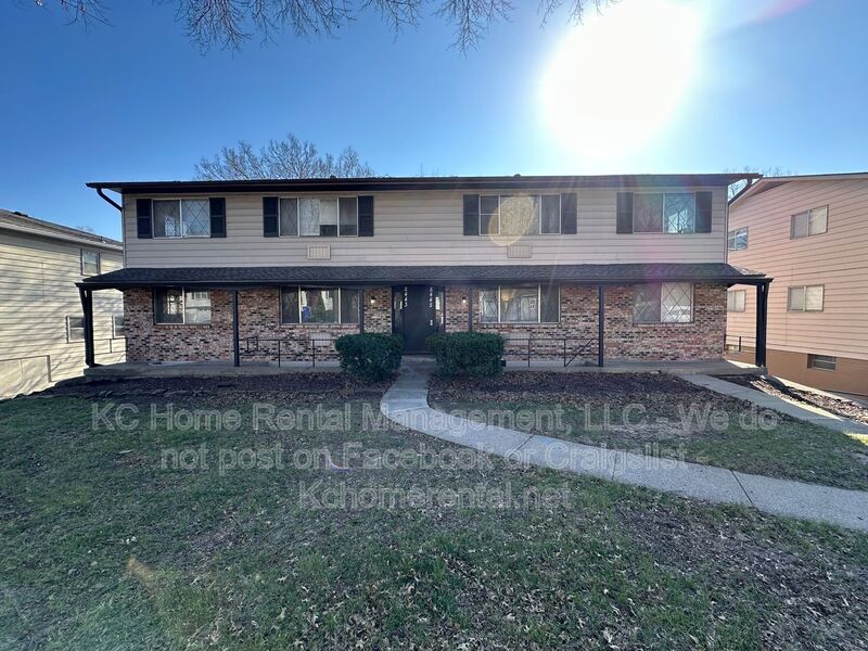 Overland Park House: 8443 Lowell Ave