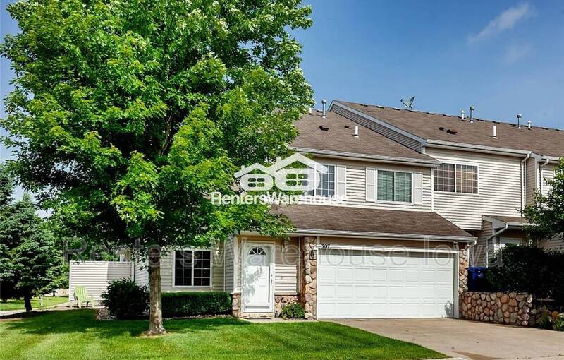 Des Moines Townhome: 3799 Village Run Dr