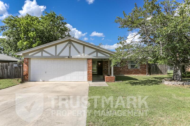 Copperas Cove House: 417 Cottonwood Dr