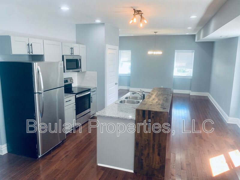 Saint Louis Condo: 2409 S. 12th St