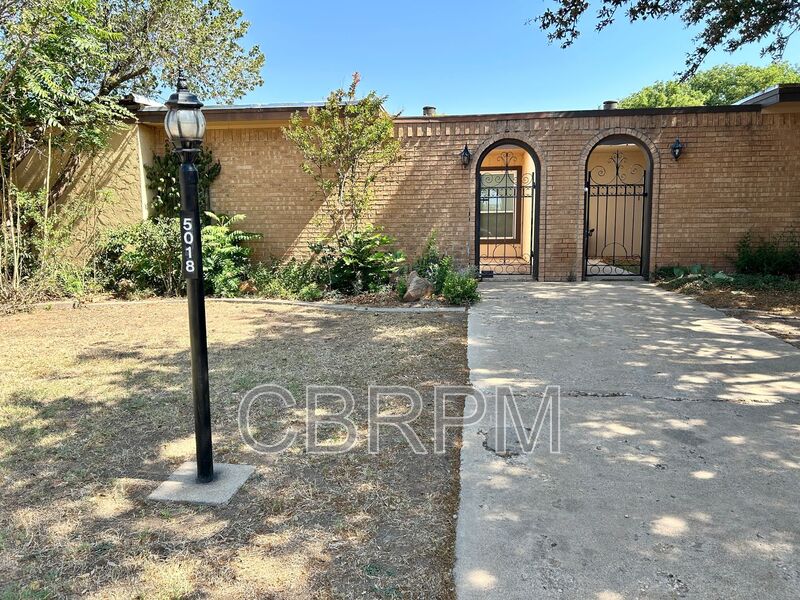 Lubbock House: 5018 27th Street
