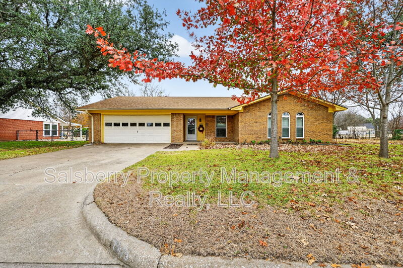 Granbury House: 1305 Elizabeth Boulevard