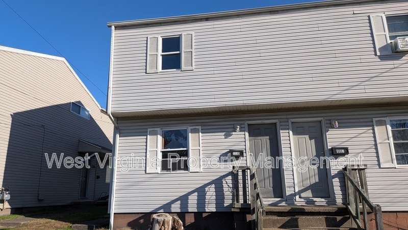 Parkersburg Townhome: 1115 24th St