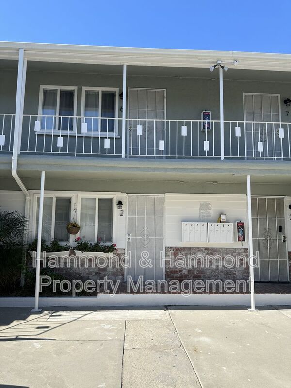 North Hollywood Condo: 5854 Tujunga Ave.