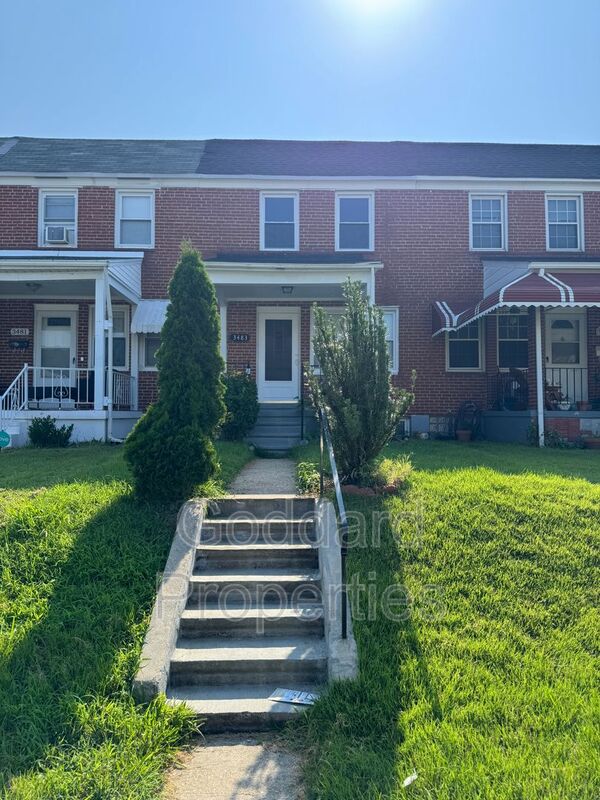 Dundalk House: 3483 Dunhaven Rd