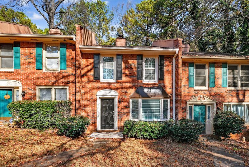Norcross Townhome: 898 Chippendale Lane