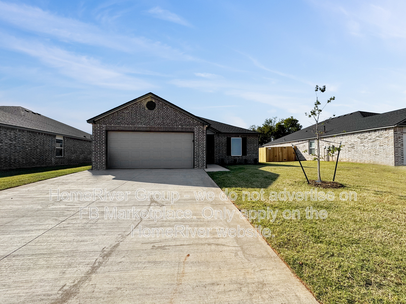 Newcastle House: 678 SW 11th St