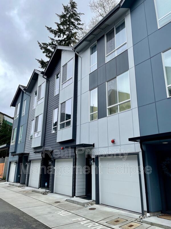 Bothell Condo: 10938 NE 189th St.