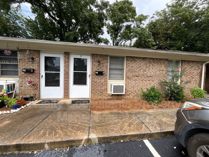 Thomasville House: 115 Cox Avenue