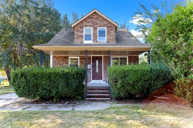 Garden City House: 28649 John Hauk Street