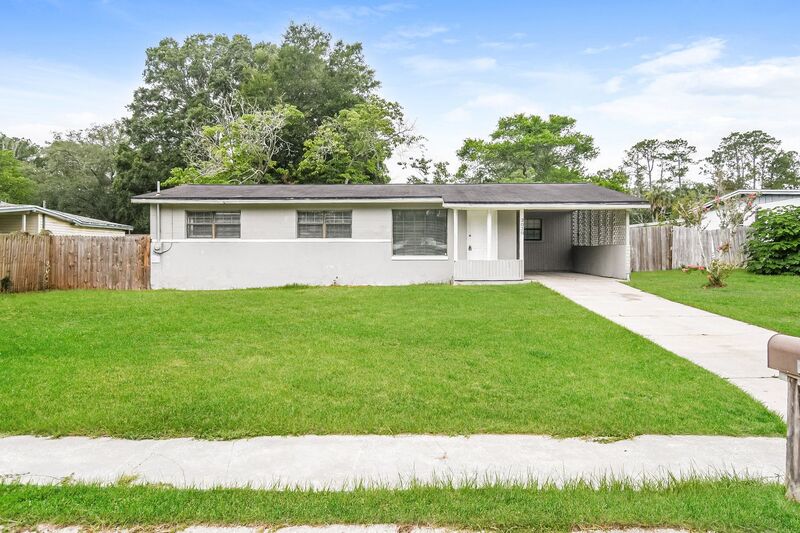 Jacksonville House: 2020 Beaux Dr