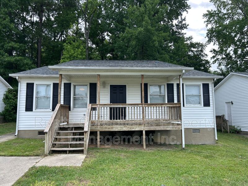 High Point House: 2413 Robbins Street