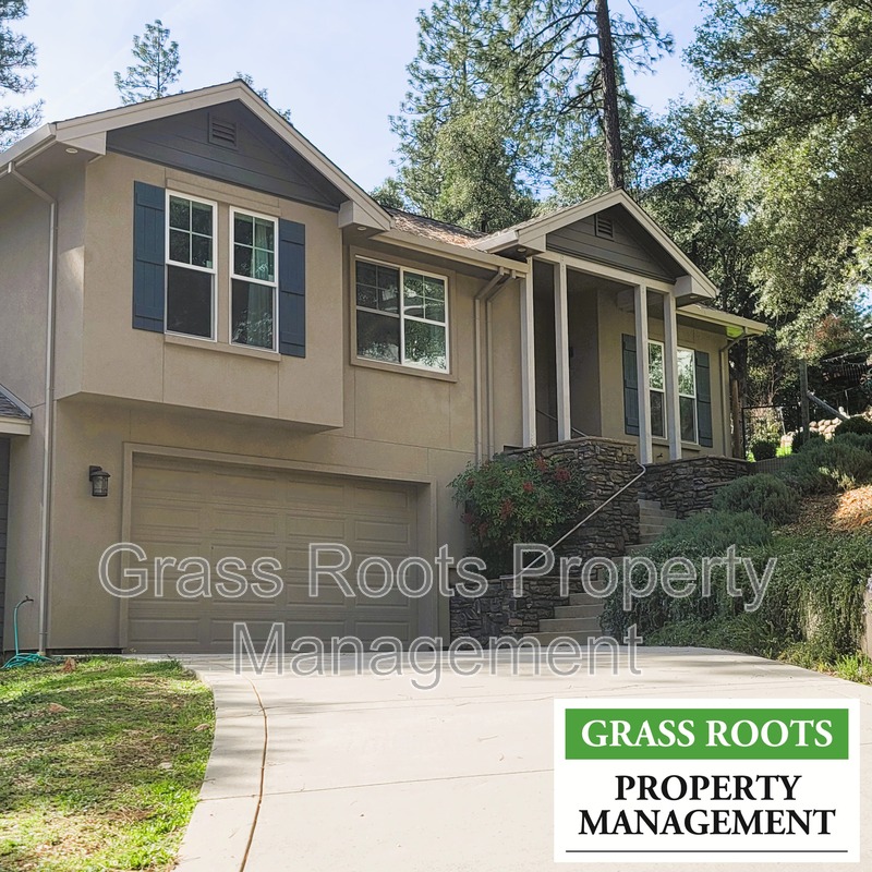 Grass Valley House: 15250 Sky Pines Road
