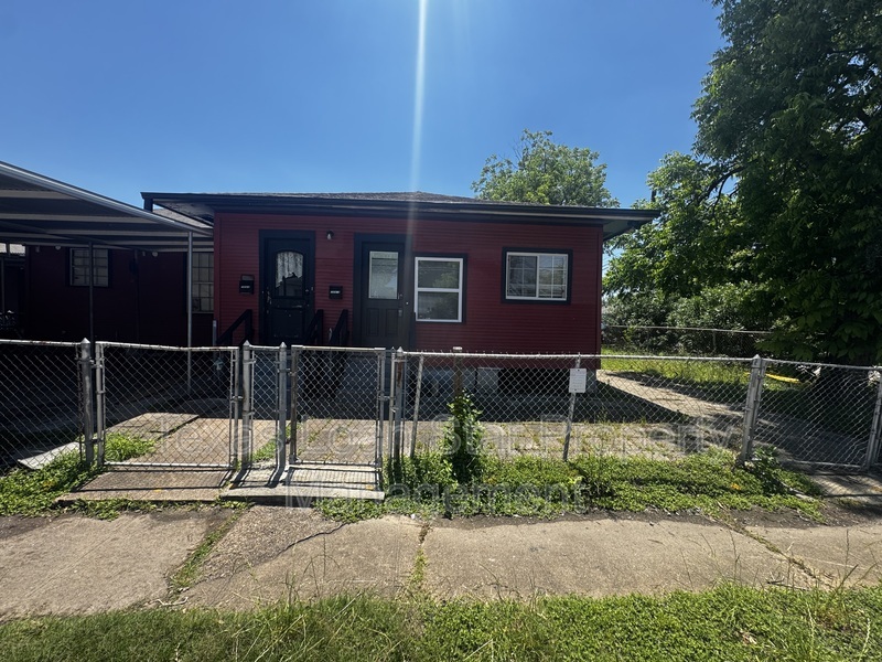 Houston Condo: 1504 Luzon St