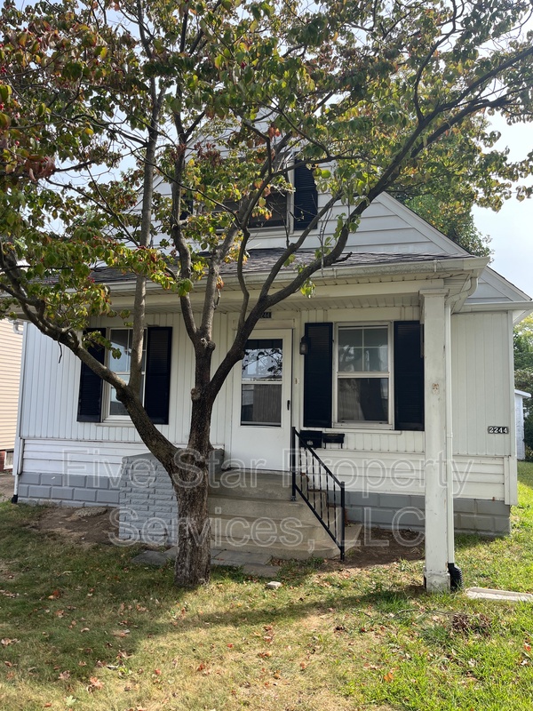 Springfield Condo: 2244 S 9th St