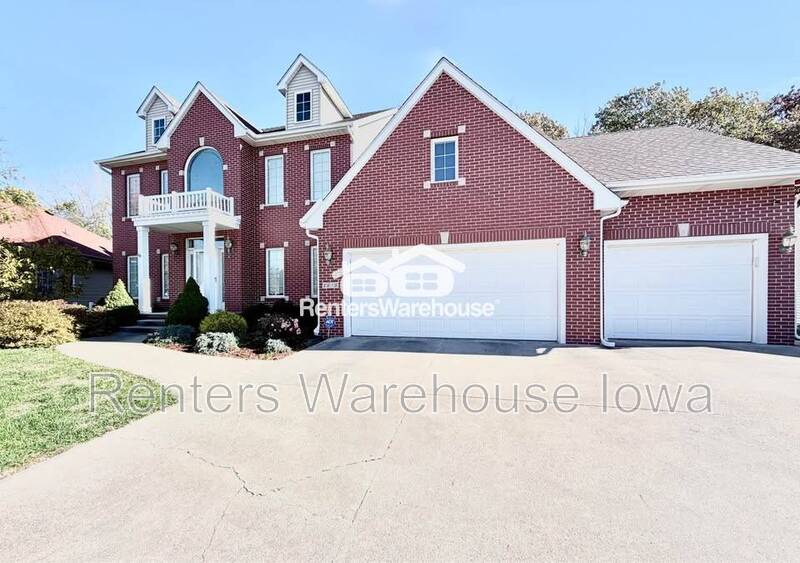 Urbandale House: 2515 134th Street