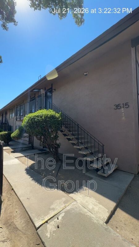 Visalia House: 3515 W Campus Ave -2