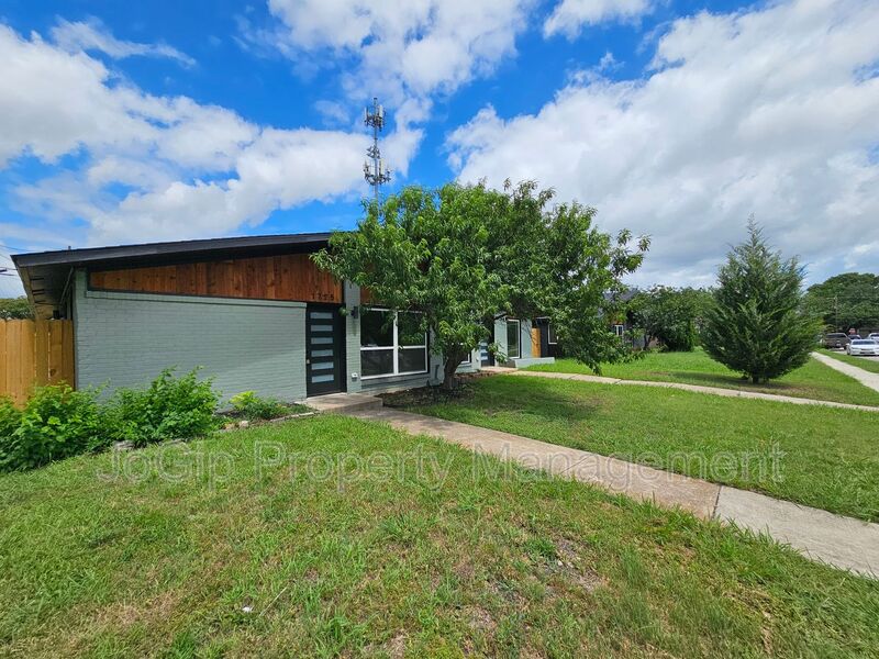 Plano Condo: 1725 R Ave