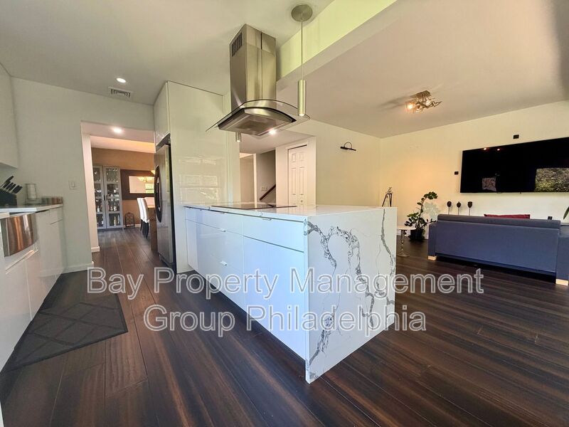 Newtown Square House: 274 W Chelsea Circle