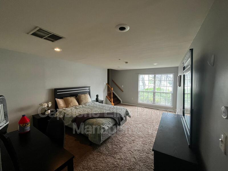Newark Condo: 67 Vaughan Drive - 1 - Downstairs Master Bedroom Studio Suite