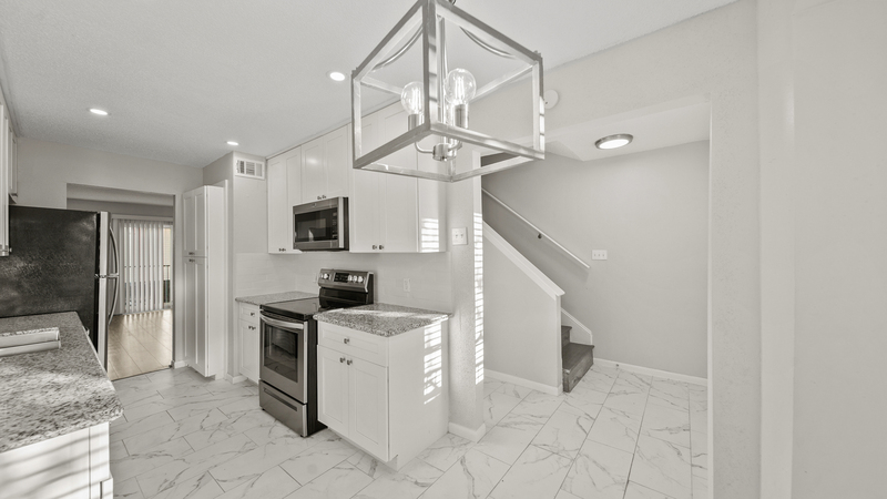 Seabrook House: 1914 Lakeside Drive