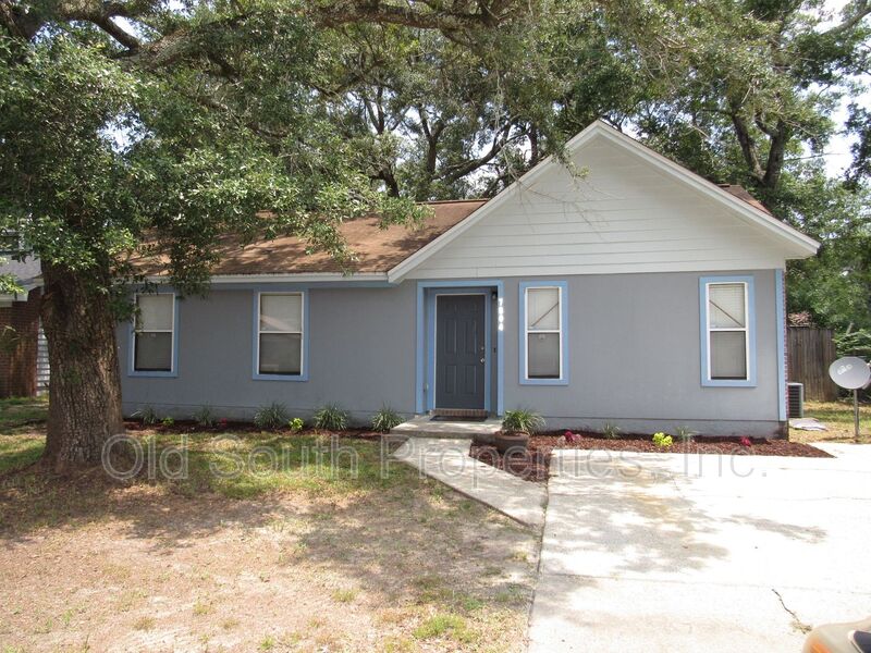 Pensacola House: 7804 Oak Forest Drive