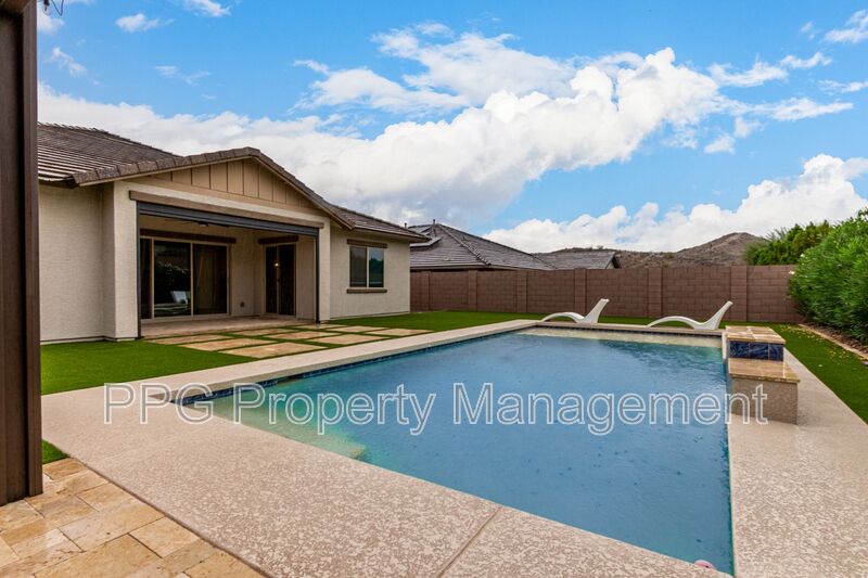 Goodyear House: 7747 S 167th Ave