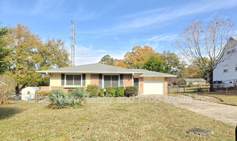 Gastonia House: 910 Holly Drive