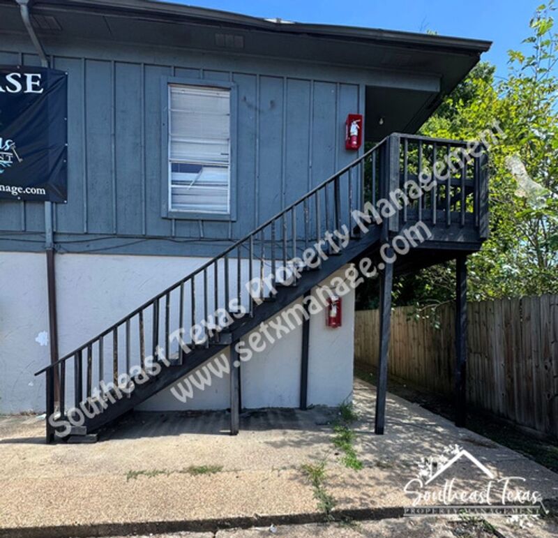 Beaumont House: 615 Adams Street