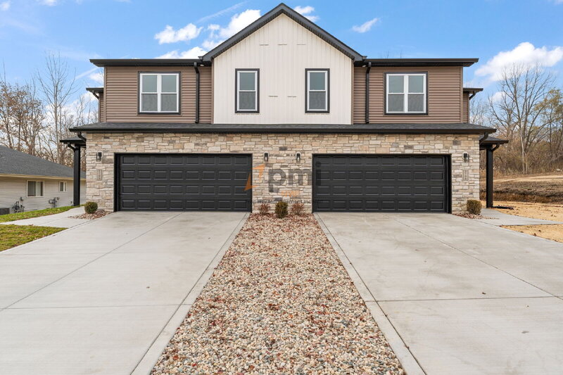 Merrillville House: 5788 Adams Street