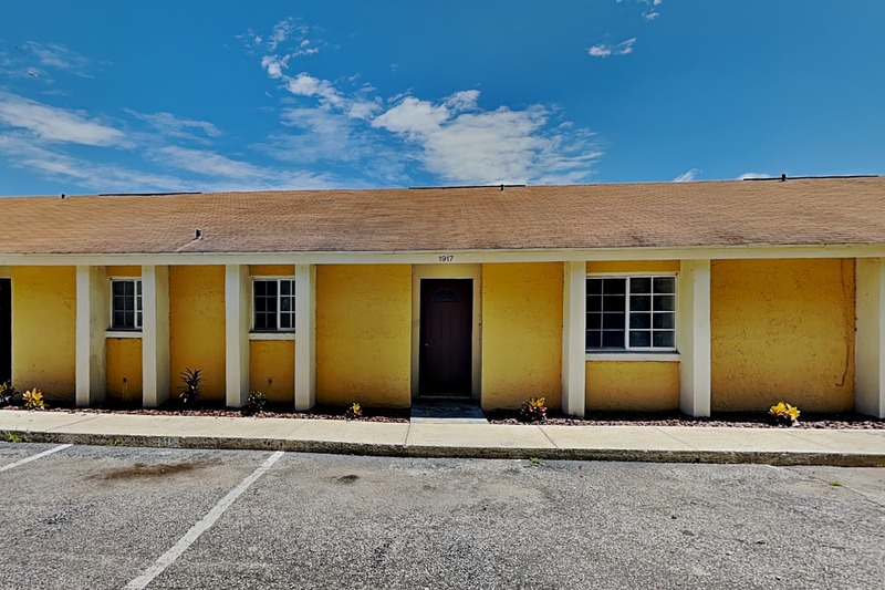 Orlando House: 1917 Truman Rd